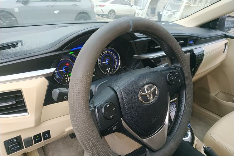 Used Toyota Corolla 2016 Dual-Engine 1.8L E-CVT Elite Edition Center Console