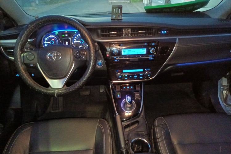 Used Toyota Corolla 2016 Dual-Engine 1.8L E-CVT Elite Edition Center Console