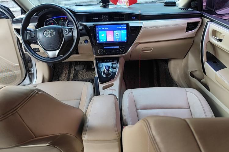 Used Toyota Corolla 2016 Dual-Engine 1.8L E-CVT Elite Edition Center Console