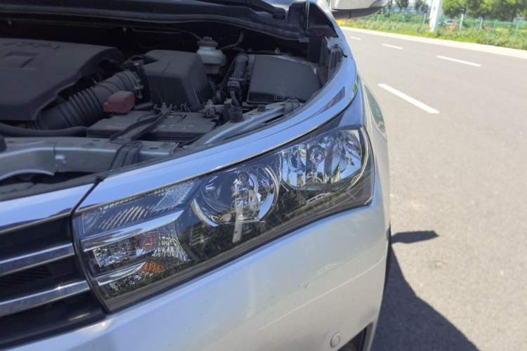 Used Toyota Corolla 2016 1.6L CVT GL-i Cool Edition Engine Bay Left
