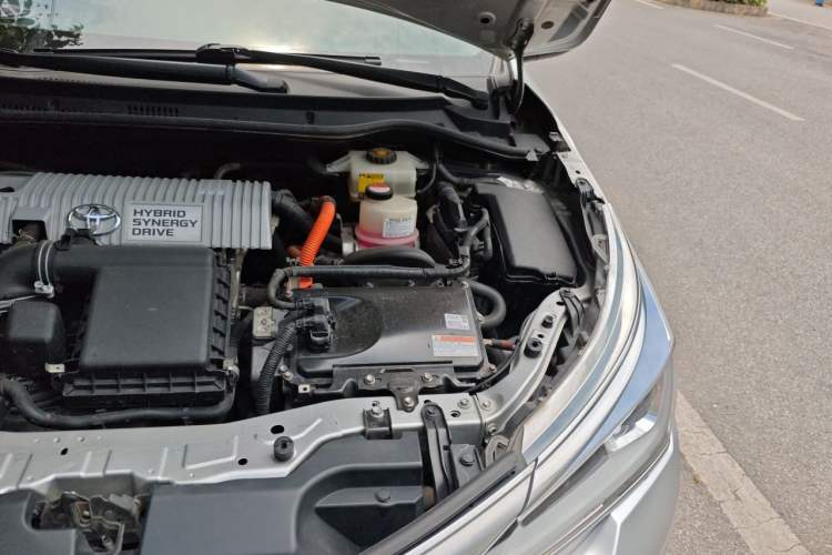 Used Toyota Corolla 2016 Dual-Engine 1.8L E-CVT Elite Edition Engine Bay Left