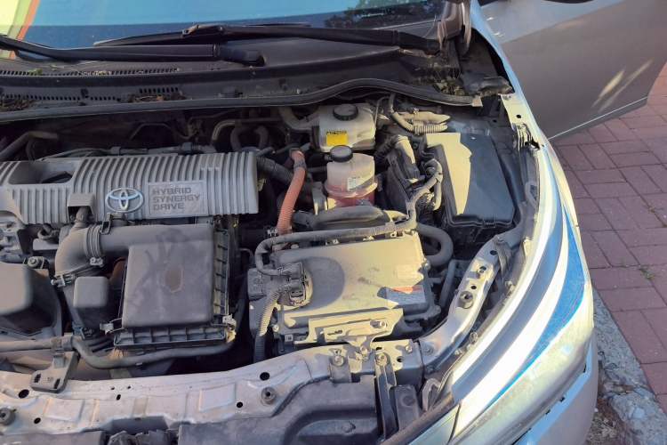 Used Toyota Corolla 2016 Dual-Engine 1.8L E-CVT Elite Edition Engine Bay Left