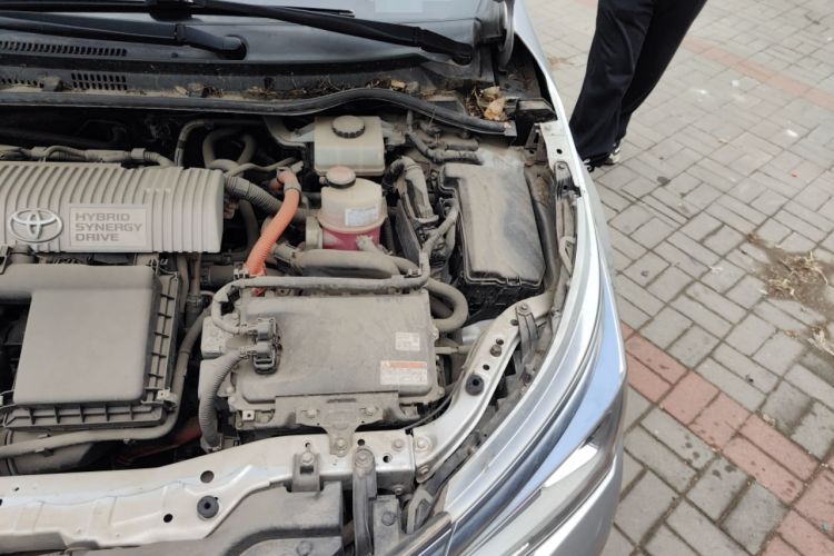 Used Toyota Corolla 2016 Dual-Engine 1.8L E-CVT Elite Edition Engine Bay Left