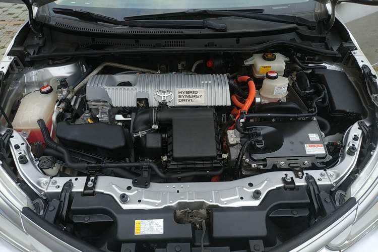 Used Toyota Corolla 2016 Dual-Engine 1.8L E-CVT Elite Edition Engine Bay