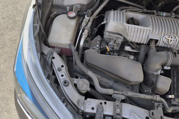 Used Toyota Corolla 2016 Dual-Engine 1.8L E-CVT Elite Edition Engine Bay Right