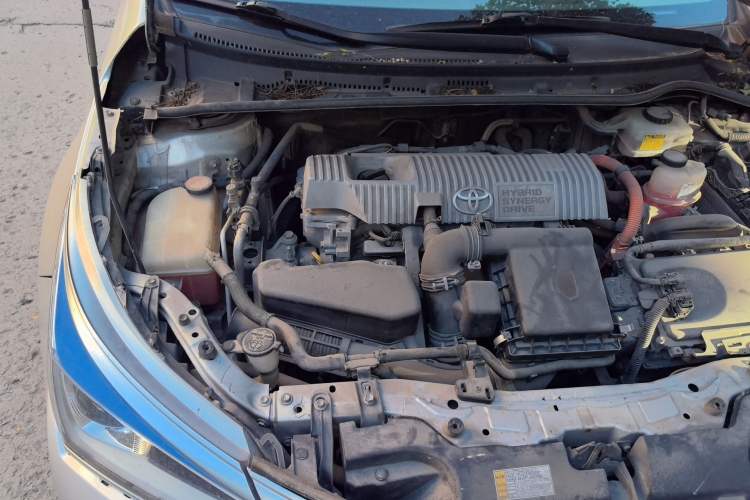 Used Toyota Corolla 2016 Dual-Engine 1.8L E-CVT Elite Edition Engine Bay Right