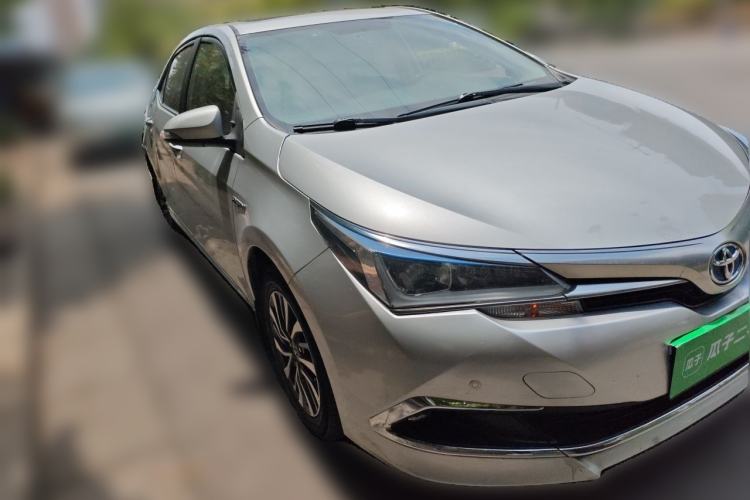 Used Toyota Corolla 2016 Dual-Engine 1.8L E-CVT Elite Edition Front Right 45 Deg