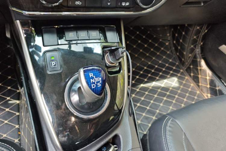 Used Toyota Corolla 2016 Dual-Engine 1.8L E-CVT Elite Edition Gear Lever
