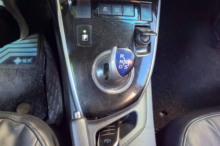 Used Toyota Corolla 2016 Dual-Engine 1.8L E-CVT Elite Edition Gear Lever