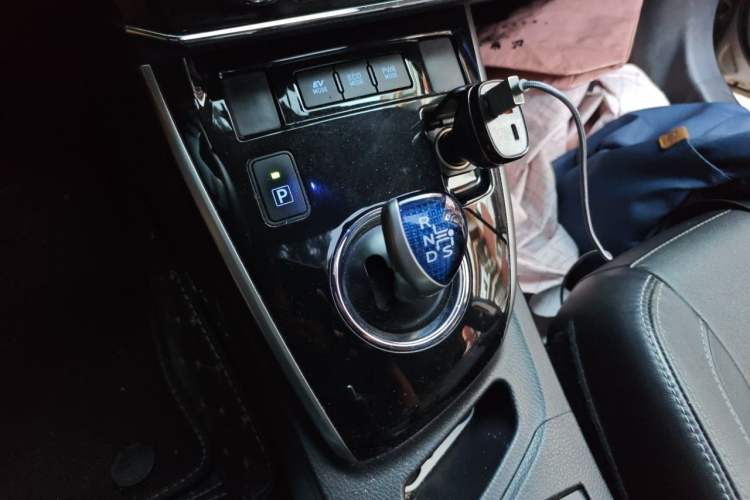 Used Toyota Corolla 2016 Dual-Engine 1.8L E-CVT Elite Edition Gear Lever