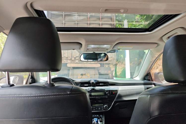Used Toyota Corolla 2016 Dual-Engine 1.8L E-CVT Elite Edition Headliner