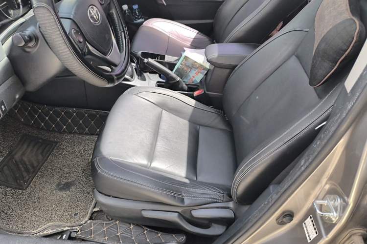 Used Toyota Corolla 2016 Dual-Engine 1.8L E-CVT Elite Edition Left Front Seat