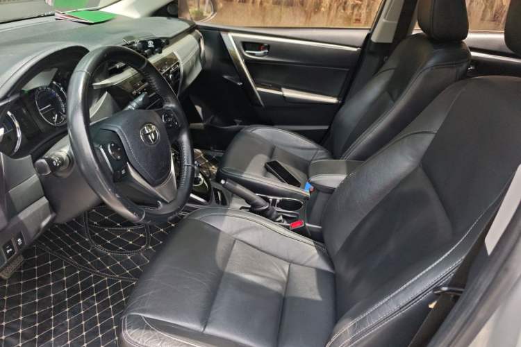 Used Toyota Corolla 2016 Dual-Engine 1.8L E-CVT Elite Edition Left Front Seat