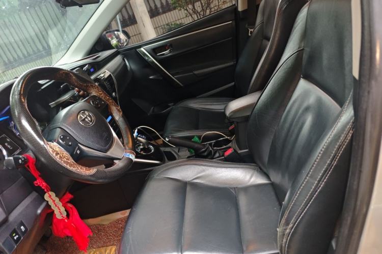 Used Toyota Corolla 2016 Dual-Engine 1.8L E-CVT Elite Edition Left Front Seat