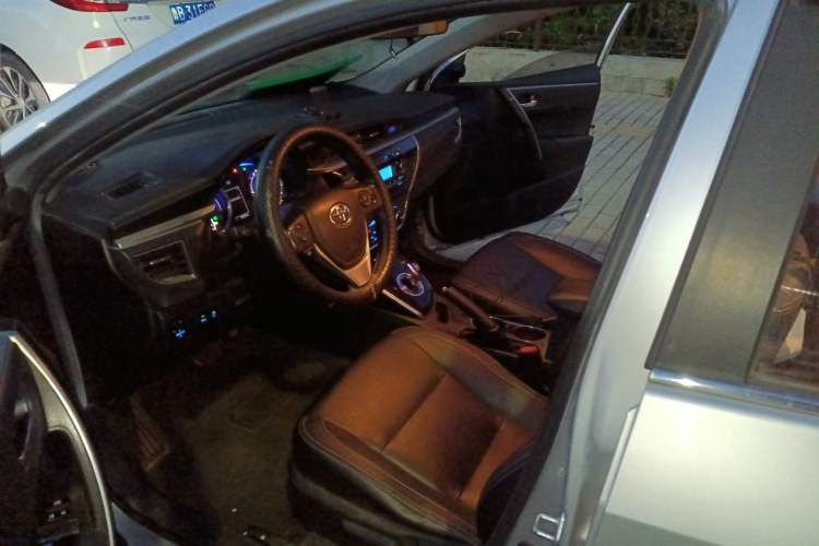 Used Toyota Corolla 2016 Dual-Engine 1.8L E-CVT Elite Edition Left Front Seat