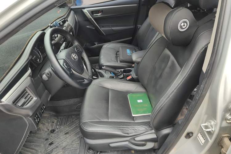 Used Toyota Corolla 2016 Dual-Engine 1.8L E-CVT Elite Edition Left Front Seat