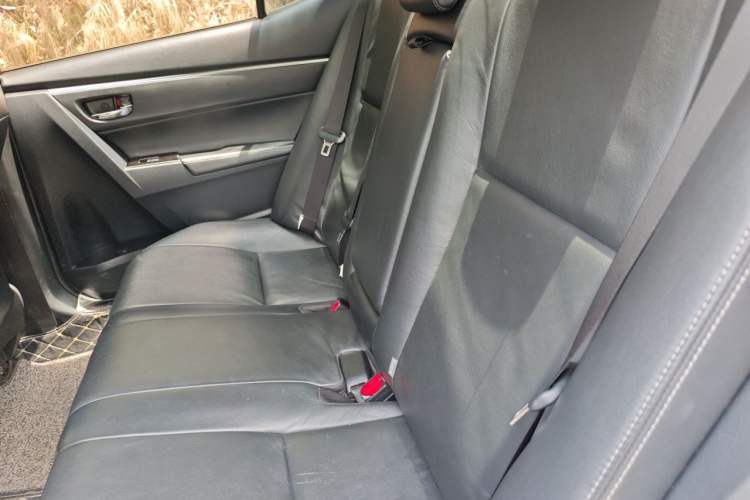 Used Toyota Corolla 2016 Dual-Engine 1.8L E-CVT Elite Edition Left Rear Seat