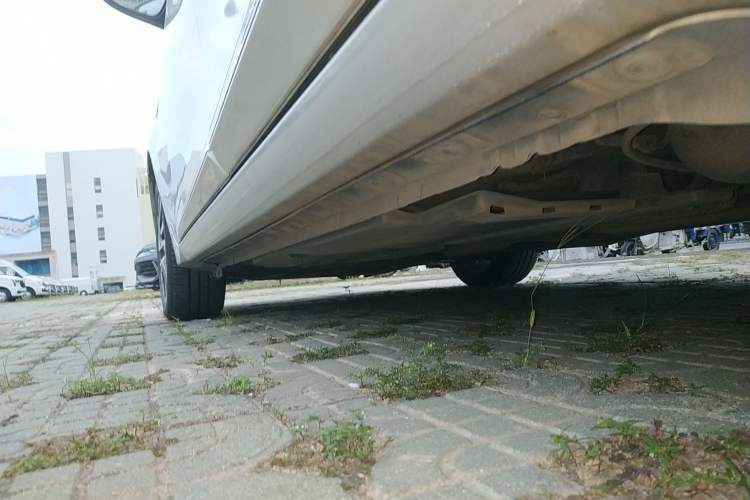 Used Toyota Corolla 2016 Dual-Engine 1.8L E-CVT Elite Edition Left Side Sill