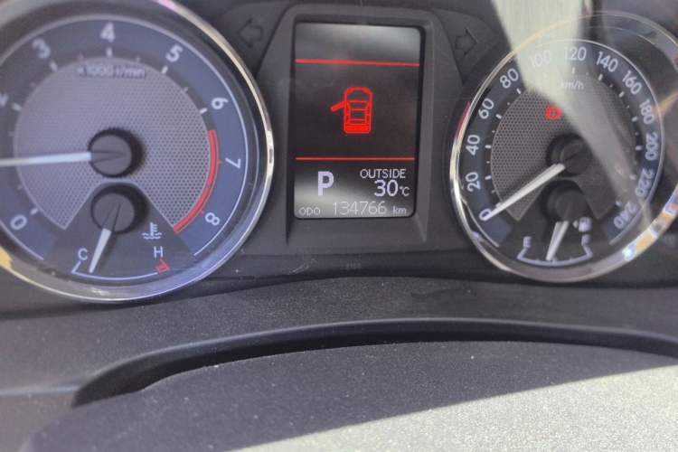 Used Toyota Corolla 2016 1.6L CVT GL-i Cool Edition Odometer Close Up