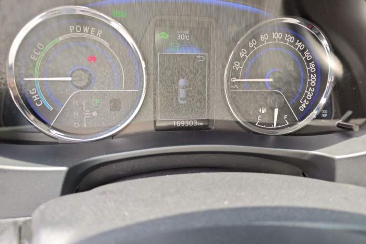 Used Toyota Corolla 2016 Dual-Engine 1.8L E-CVT Elite Edition Odometer Close Up