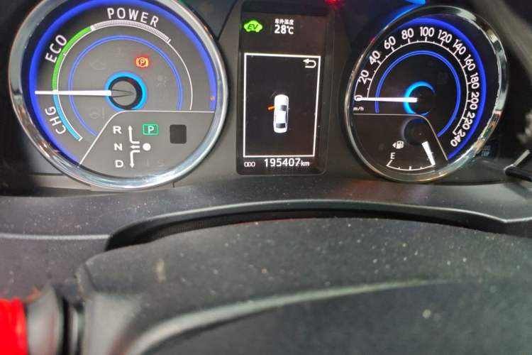 Used Toyota Corolla 2016 Dual-Engine 1.8L E-CVT Elite Edition Odometer Close Up