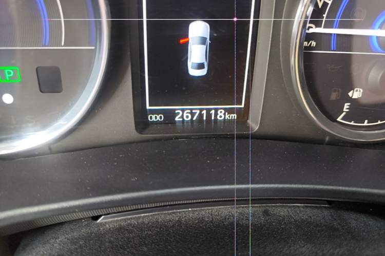 Used Toyota Corolla 2016 Dual-Engine 1.8L E-CVT Elite Edition Odometer Close Up