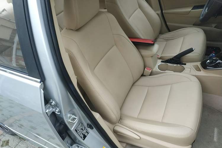 Used Toyota Corolla 2016 Dual-Engine 1.8L E-CVT Elite Edition Right Front Seat
