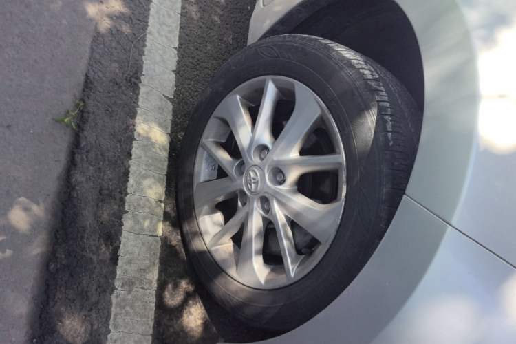 Used Toyota Corolla 2016 1.6L CVT GL-i Cool Edition Right Front Wheel Hub