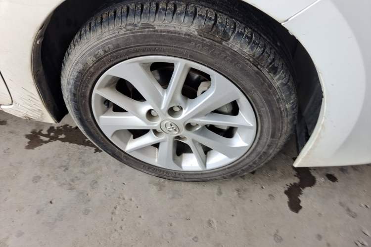 Used Toyota Corolla 2016 1.6L CVT GL-i Cool Edition Right Front Wheel Hub