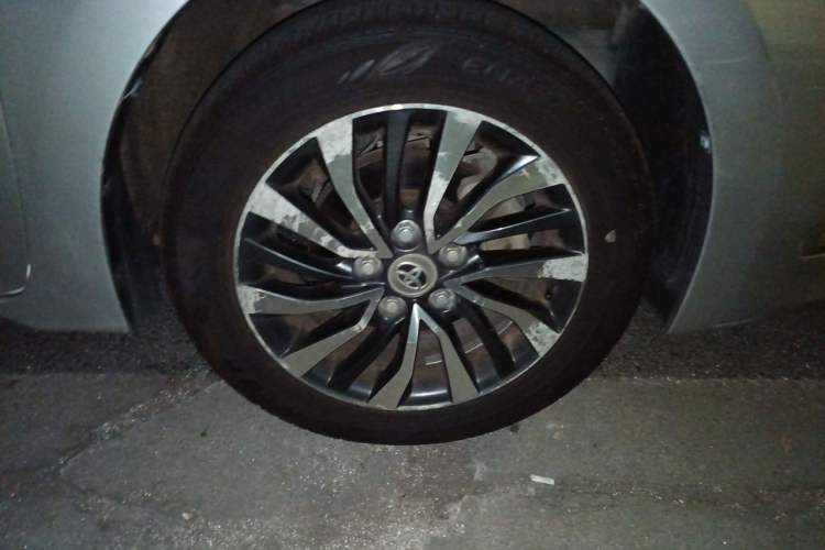 Used Toyota Corolla 2016 Dual-Engine 1.8L E-CVT Elite Edition Right Front Wheel Hub
