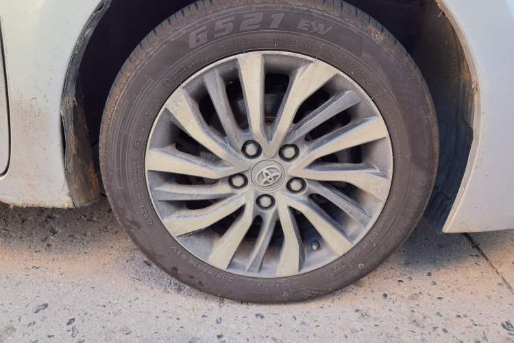 Used Toyota Corolla 2016 Dual-Engine 1.8L E-CVT Elite Edition Right Front Wheel Hub