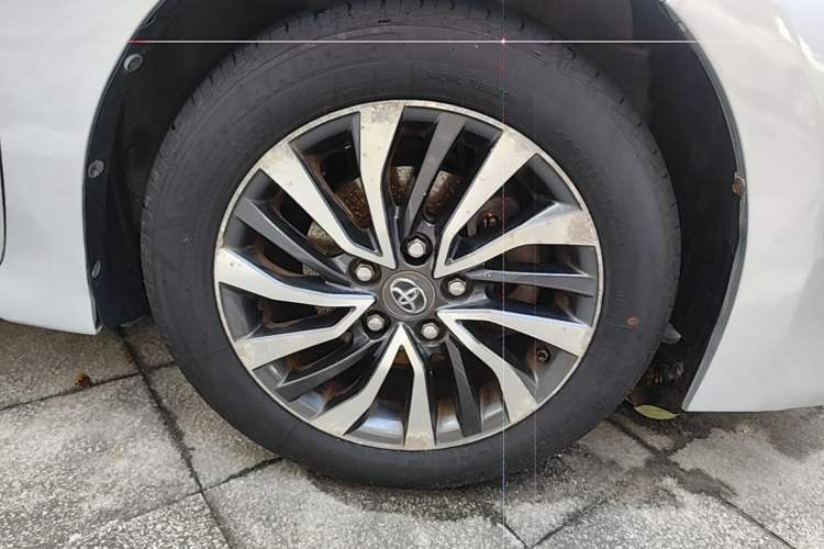 Used Toyota Corolla 2016 Dual-Engine 1.8L E-CVT Elite Edition Right Front Wheel Hub