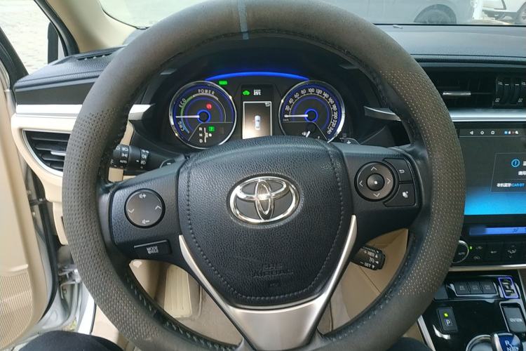 Used Toyota Corolla 2016 Dual-Engine 1.8L E-CVT Elite Edition Steering Wheel