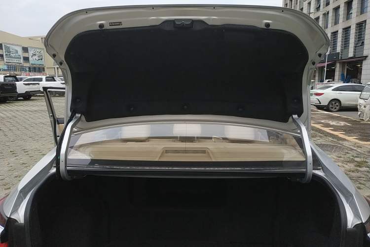 Used Toyota Corolla 2016 Dual-Engine 1.8L E-CVT Elite Edition Trunk