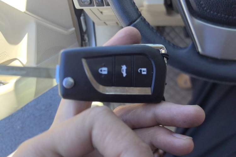 Used Toyota Corolla 2016 1.6L CVT GL-i Cool Edition Vehicle Key
