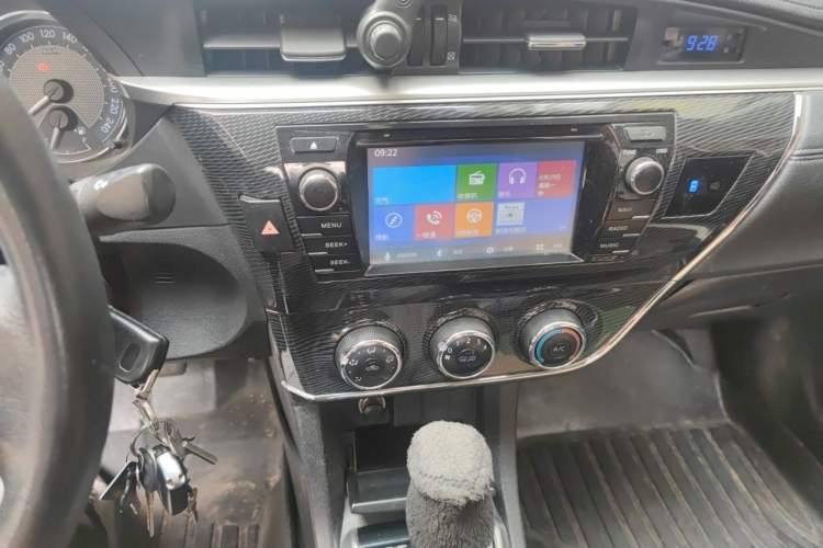 Used Toyota Corolla 2016 1.6L CVT GL-i Cool Edition Audio And AC Panel