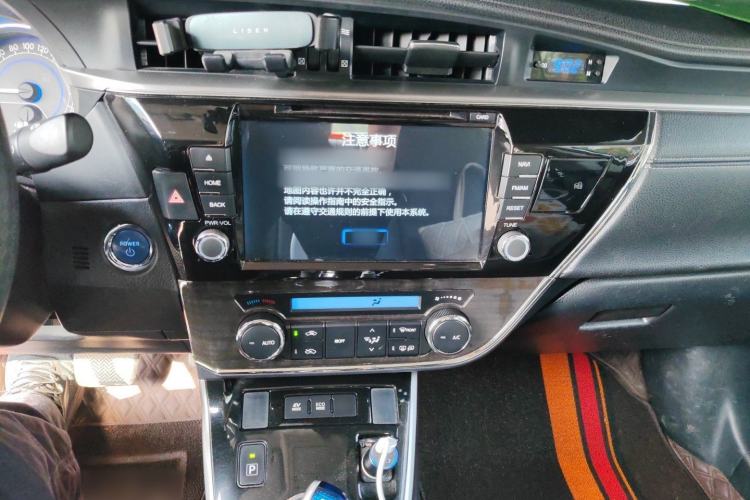 Used Toyota Corolla 2016 Dual-Engine 1.8L E-CVT Elite Edition Audio And AC Panel