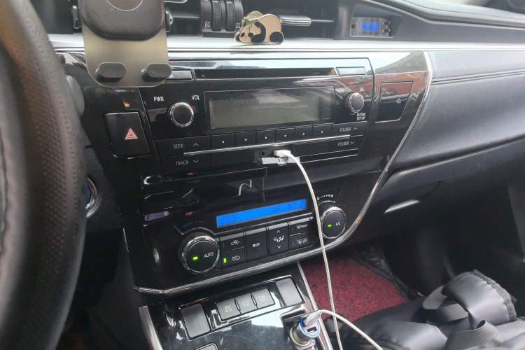 Used Toyota Corolla 2016 Dual-Engine 1.8L E-CVT Elite Edition Audio And AC Panel