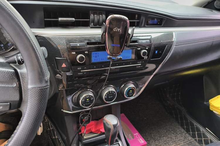 Used Toyota Corolla 2016 1.6L CVT GL-i Cool Edition Audio And AC Panel