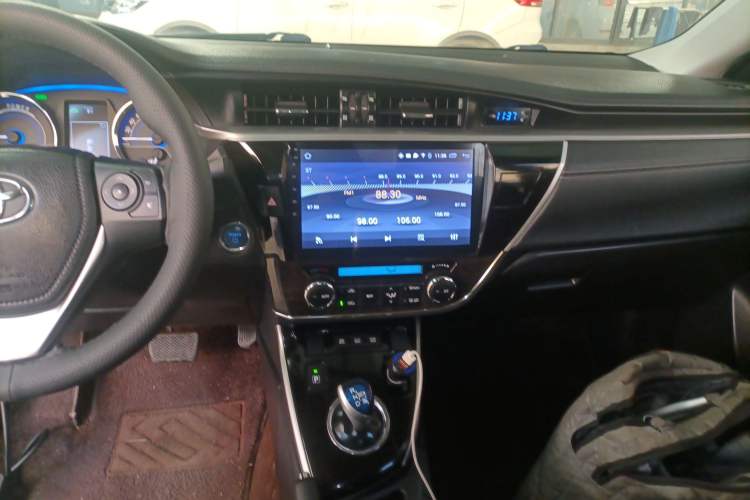 Used Toyota Corolla 2016 Dual-Engine 1.8L E-CVT Elite Edition Audio And AC Panel