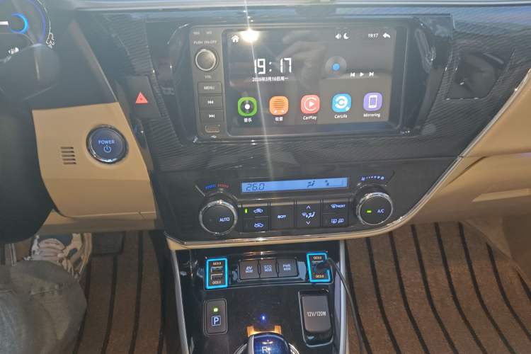 Used Toyota Corolla 2016 Dual-Engine 1.8L E-CVT Elite Edition Audio And AC Panel