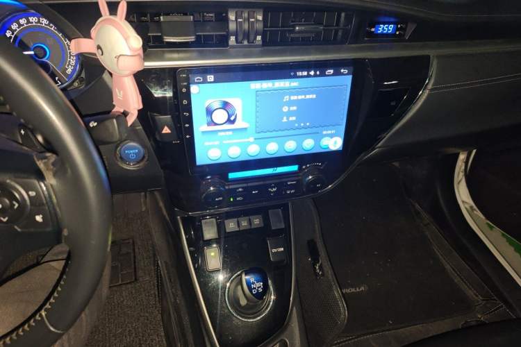 Used Toyota Corolla 2016 Dual-Engine 1.8L E-CVT Elite Edition Audio And AC Panel