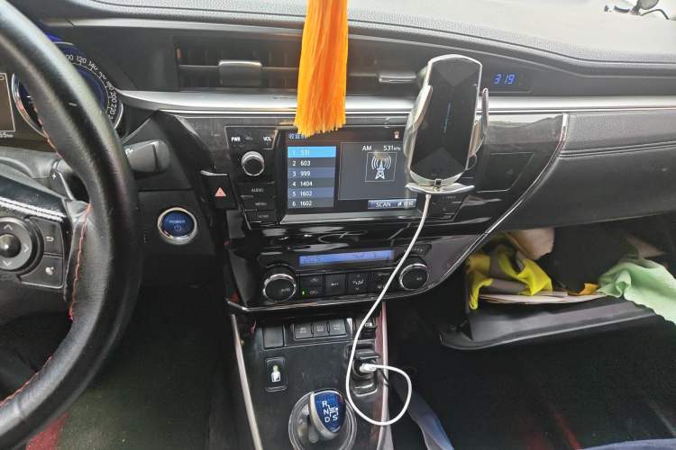 Used Toyota Corolla 2016 Dual-Engine 1.8L E-CVT Luxury Edition Audio And AC Panel
