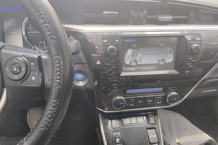 Used Toyota Corolla 2016 Dual-Engine 1.8L E-CVT Luxury Edition Audio And AC Panel