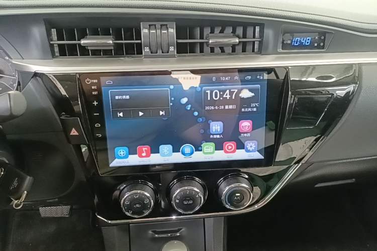 Used Toyota Corolla 2016 1.6L CVT GL-i Cool Edition Audio And AC Panel