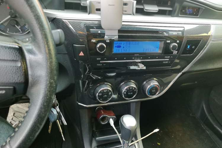 Used Toyota Corolla 2016 1.6L CVT GL-i Cool Edition Audio And AC Panel