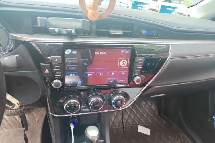 Used Toyota Corolla 2016 1.6L CVT GL-i Cool Edition Audio And AC Panel