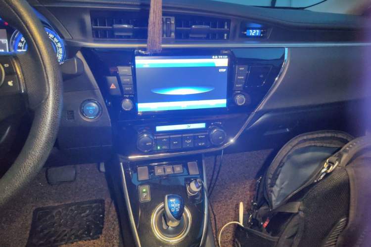 Used Toyota Corolla 2016 Dual-Engine 1.8L E-CVT Leading Edition Audio And AC Panel