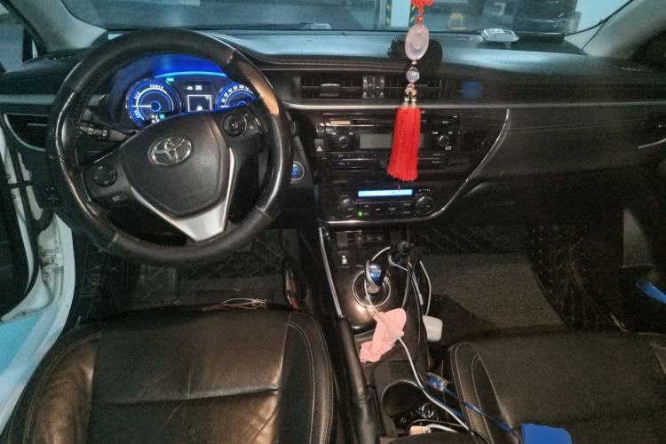 Used Toyota Corolla 2016 Dual-Engine 1.8L E-CVT Elite Edition Center Console