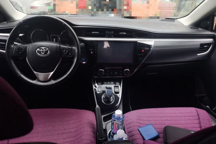 Used Toyota Corolla 2016 Dual-Engine 1.8L E-CVT Elite Edition Center Console